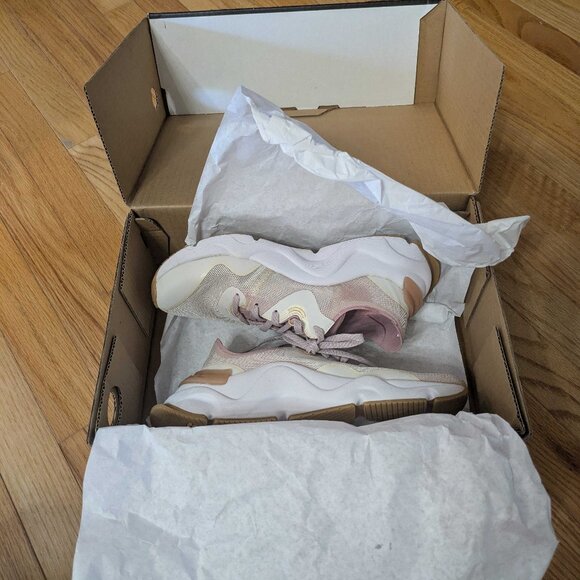 Soreal Kinetic RNEGD Float Sneakers - Picture 9 of 13